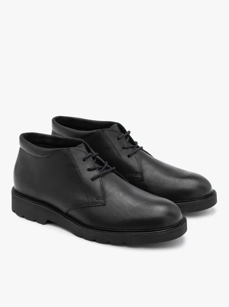 Black men’s Chukka boots