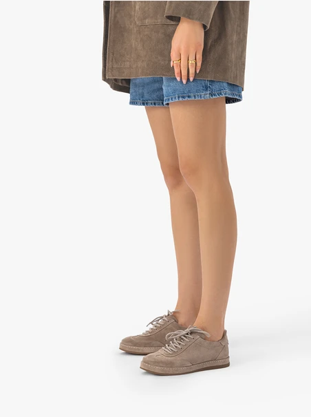 Sandfarbene Veloursleder-Sneakers