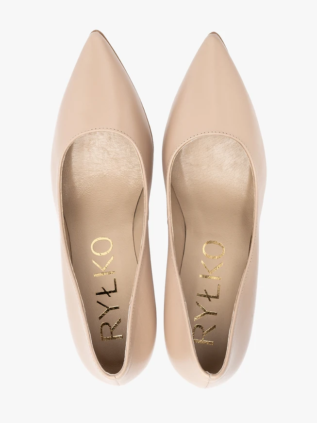 Beigefarbene Pumps mit klobigem Stilettoabsatz