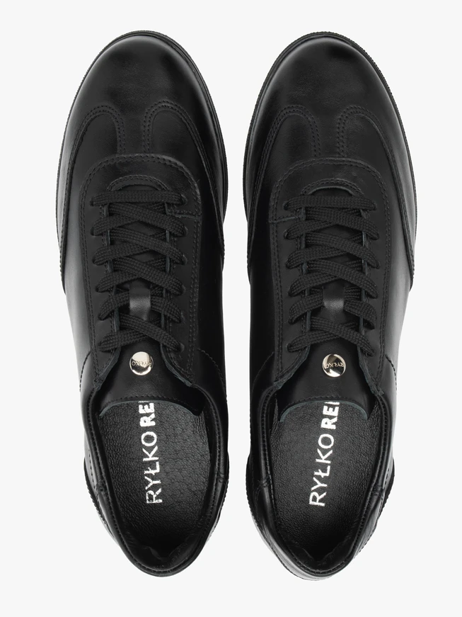Schwarze Sportschuhe aus genarbtem Leder