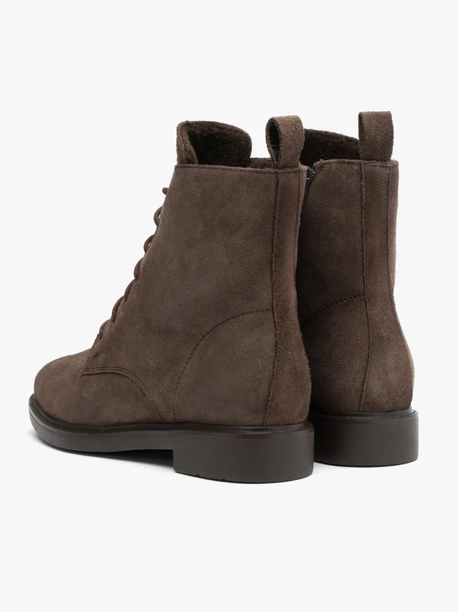 Braune Velourslederstiefel