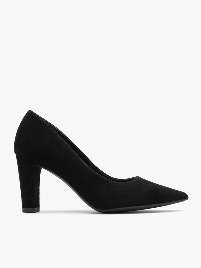 Black stiletto pumps