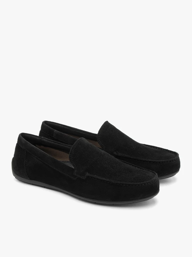 Veloursmokassins im lässigen Stil