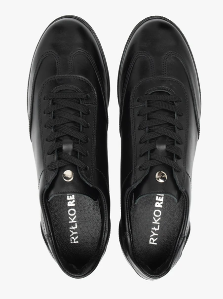 Schwarze Sportschuhe aus genarbtem Leder