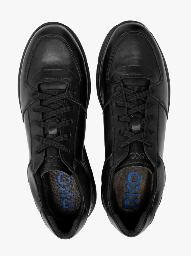 Schwarze Sportschuhe für Männer