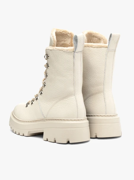 Beige women’s winter boots