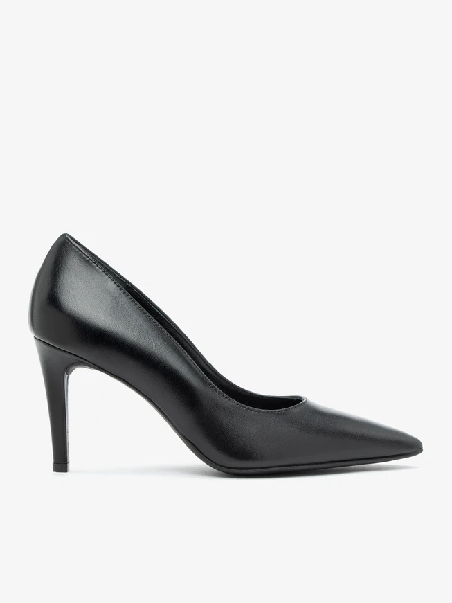 Stilettos aus schwarzem Leder