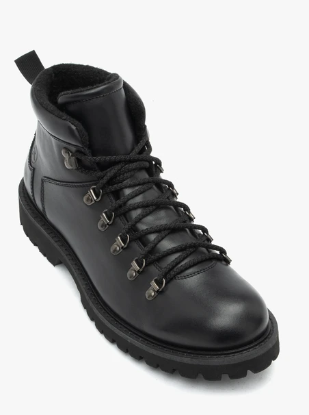 Schwarzer isolierter Vollnarbenlederstiefel