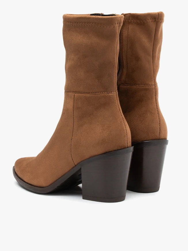 Braune höhere Stoffstiefel mit Stilettoabsatz