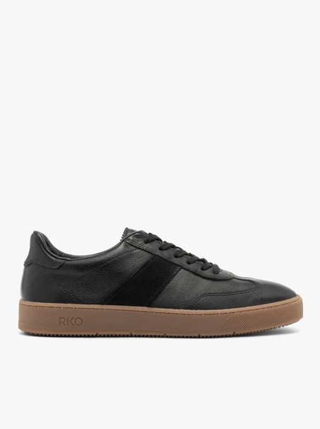 Black sporty men’s shoes with beige sole