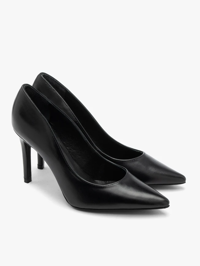 Black high stiletto pumps