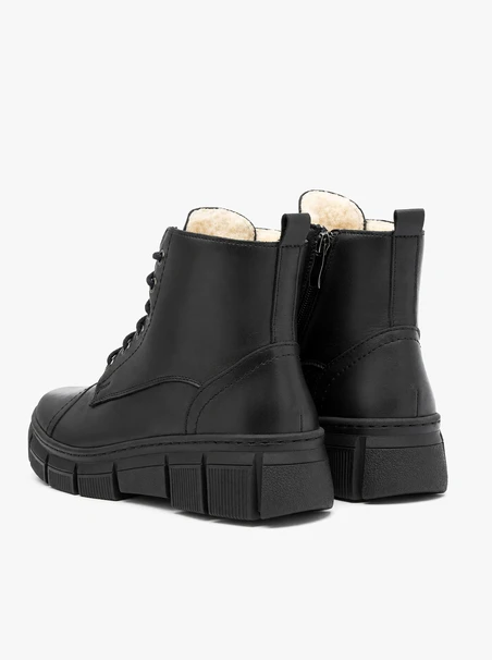 Black women’s ankle boots
