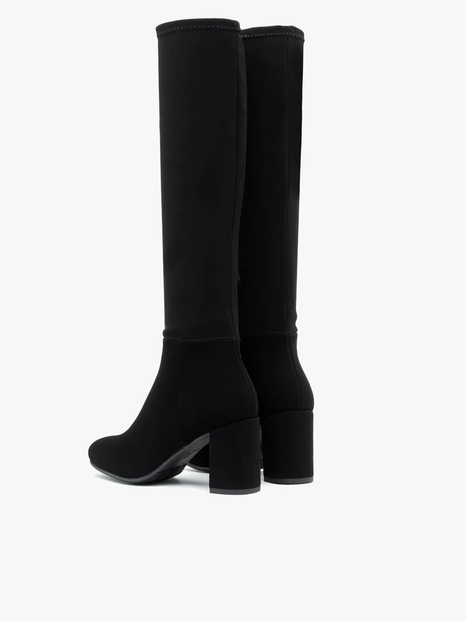 Schwarze Stiefel mit flexiblem, schmalem Schaft