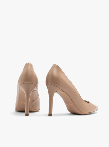 Beigefarbene hohe Stiletto-Pumps