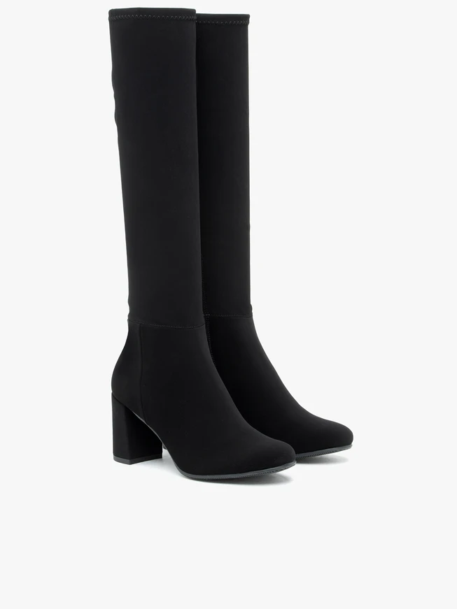Schwarze Stiefel mit flexiblem, schmalem Schaft