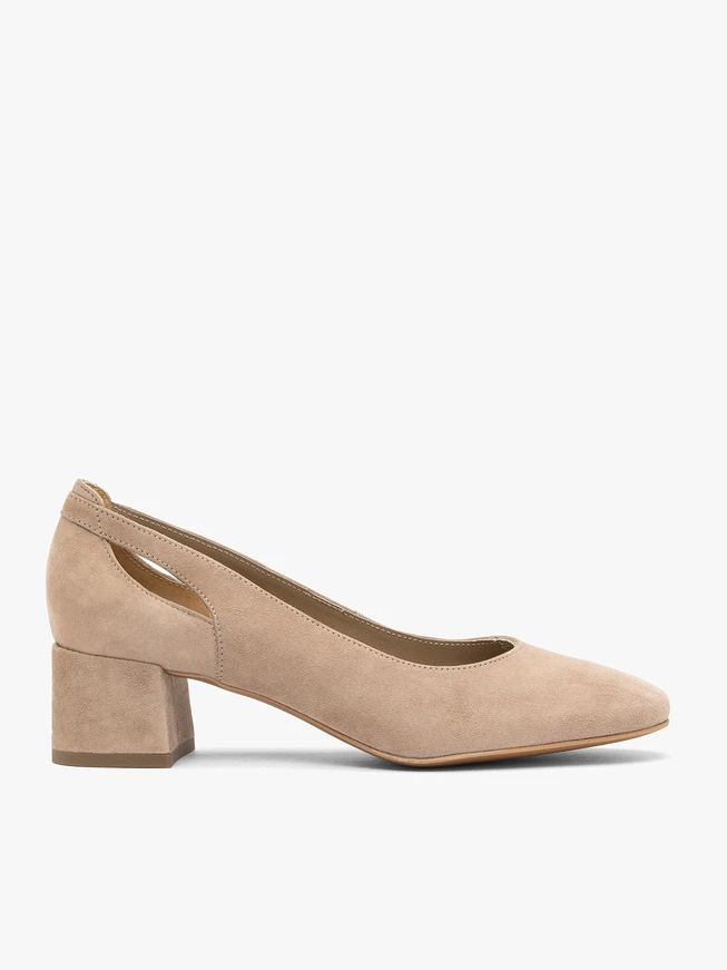 Beigefarbene Pumps mit Stilettoabsatz