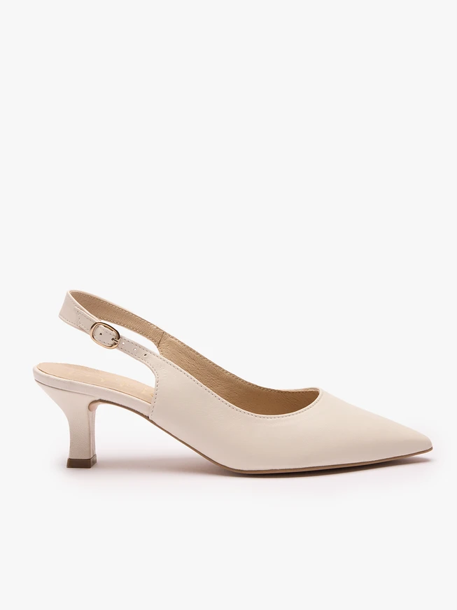 Cremefarbene Slingback-Pumps ohne Absatz