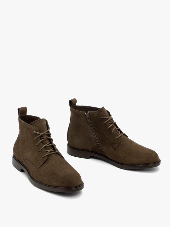 Green men’s suede boots