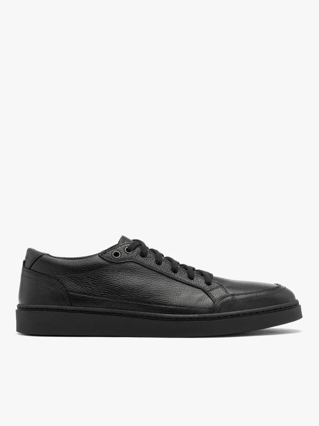 Black lace-up men’s sneakers
