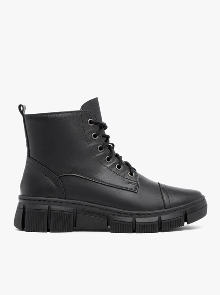 Black women’s ankle boots