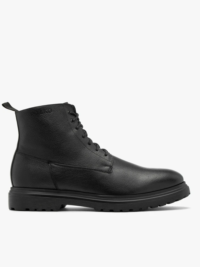 Schwarze Herrenstiefel mit festem Boden