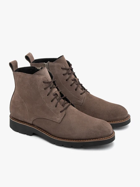 Graue Velourslederstiefel