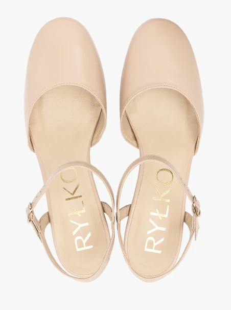 Beigefarbene Slingback-Pumps ohne Absatz