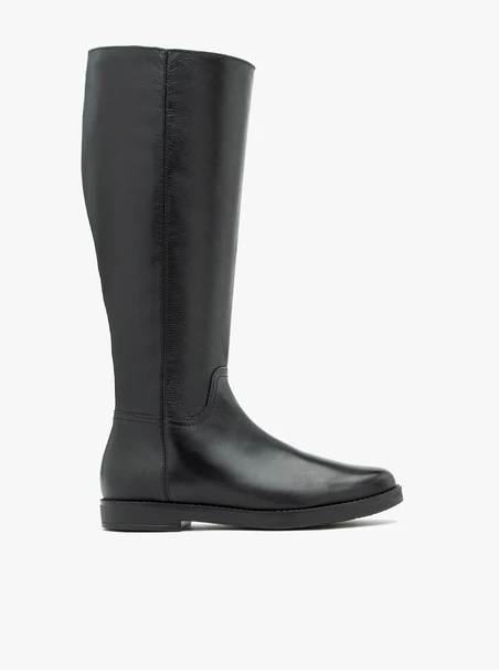 Schwarze Stiefel mit breitem Schaft