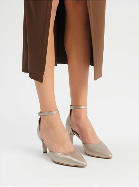 Damen-Stiletto-Pumps mit Schnallenverschluss um den Knöchel