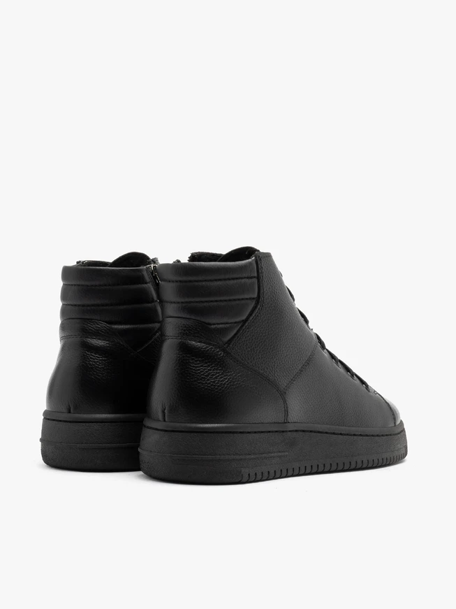 Black men’s boots with chunky sole