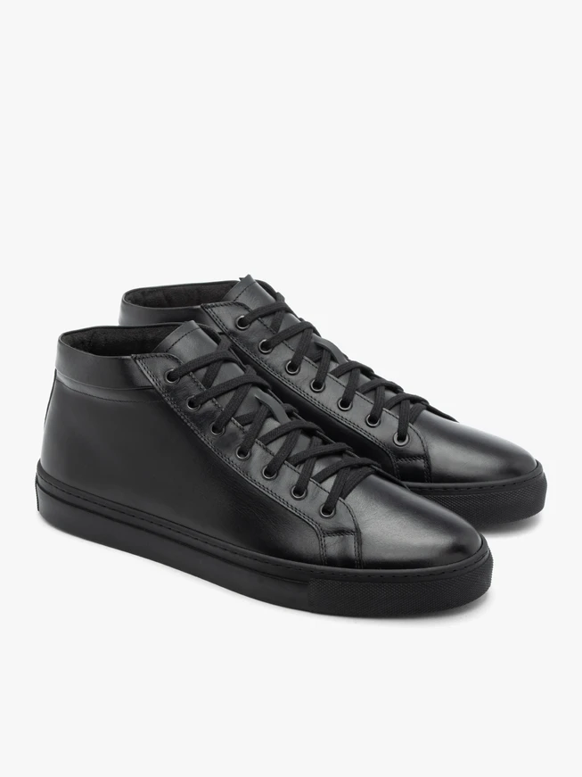 Schwarze Sportschuhe