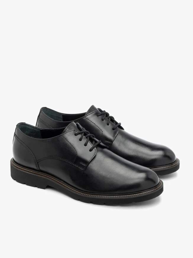 Black classic men’s lace-up shoes