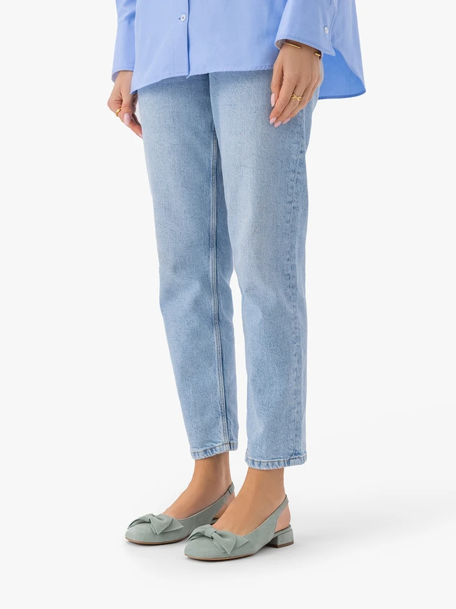 Seegrüne Slingback-Pumps ohne Absatz mit Schleife