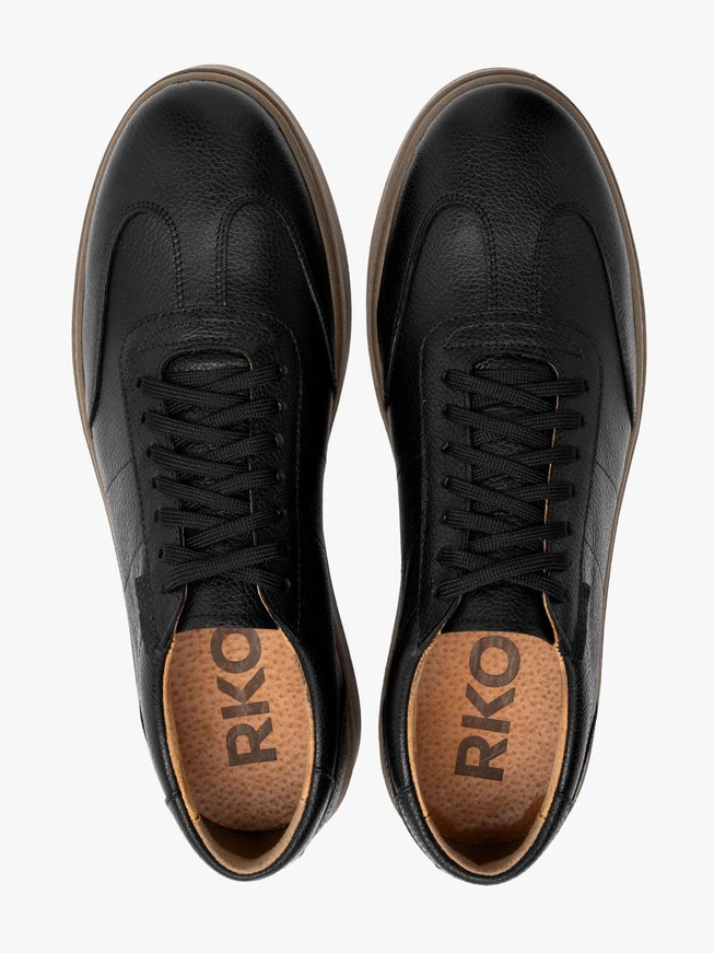 Schwarze Herren-Turnschuhe im sportlichen Stil