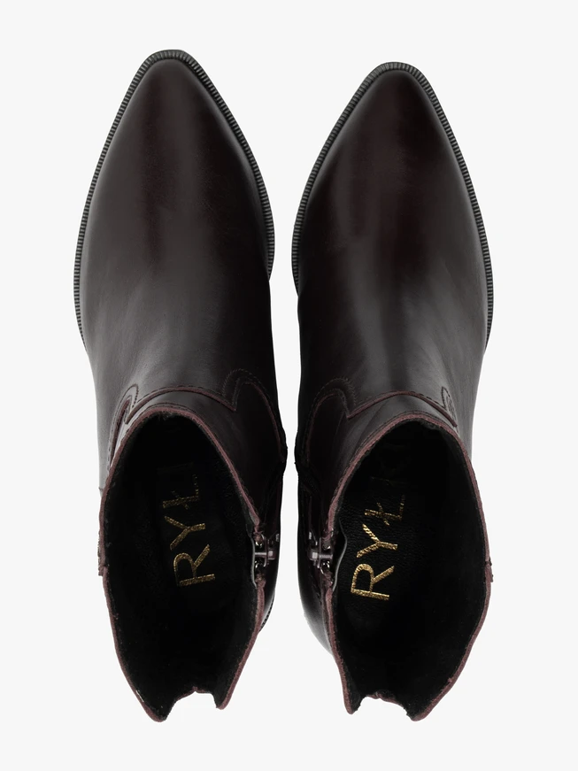 Kastanienbraune Stiletto-Stiefel