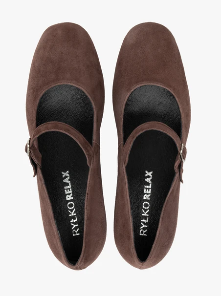 Brown strappy pumps