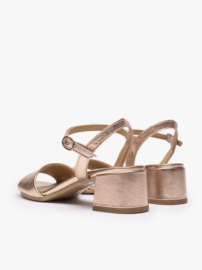 Stiletto-Sandalen aus Platin