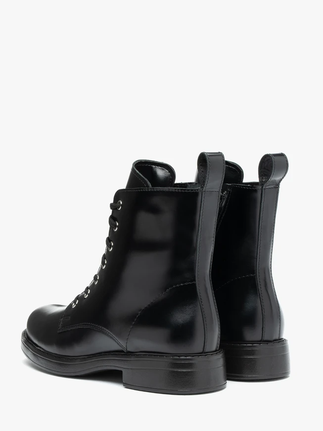 Black wool insulated boots