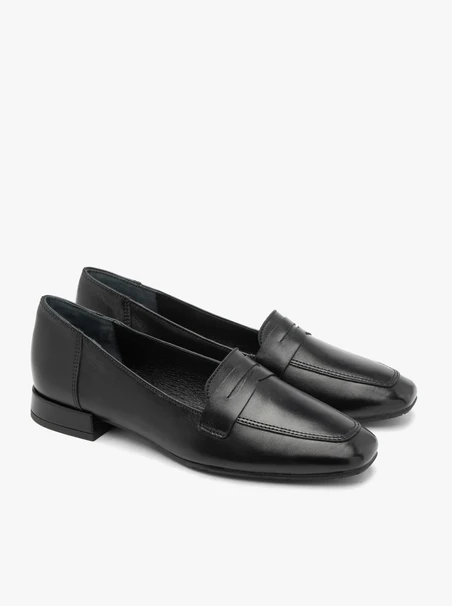 Black leather women’s loafers