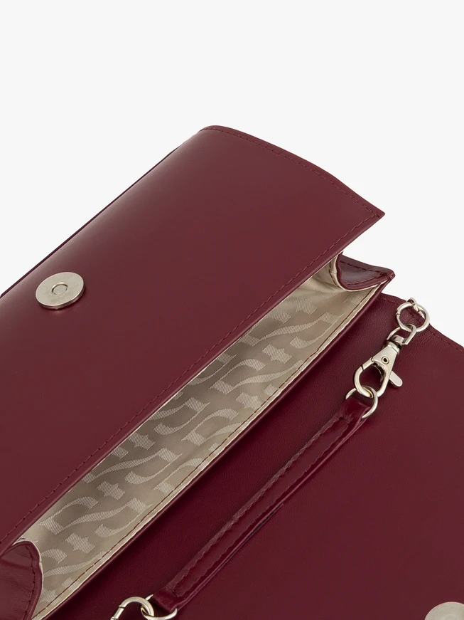 Kastanienbraune zweifarbige Ketten-Clutch-Tasche