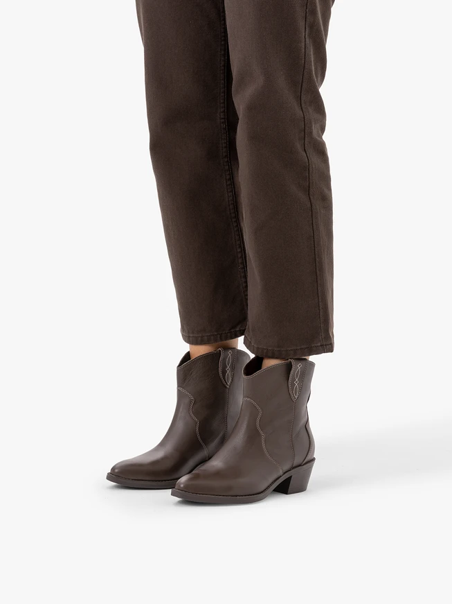 Braune Cowboystiefel