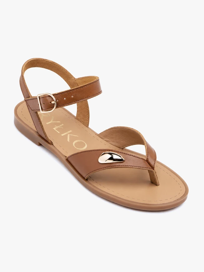 Braune Flip Flops mit Verzierung