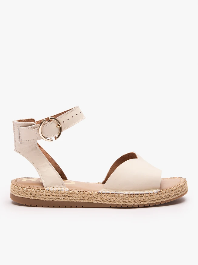 Flache Sandalen in Creme