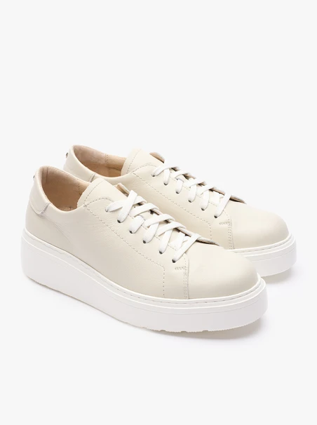 Cremefarbene Plateau-Sneakers