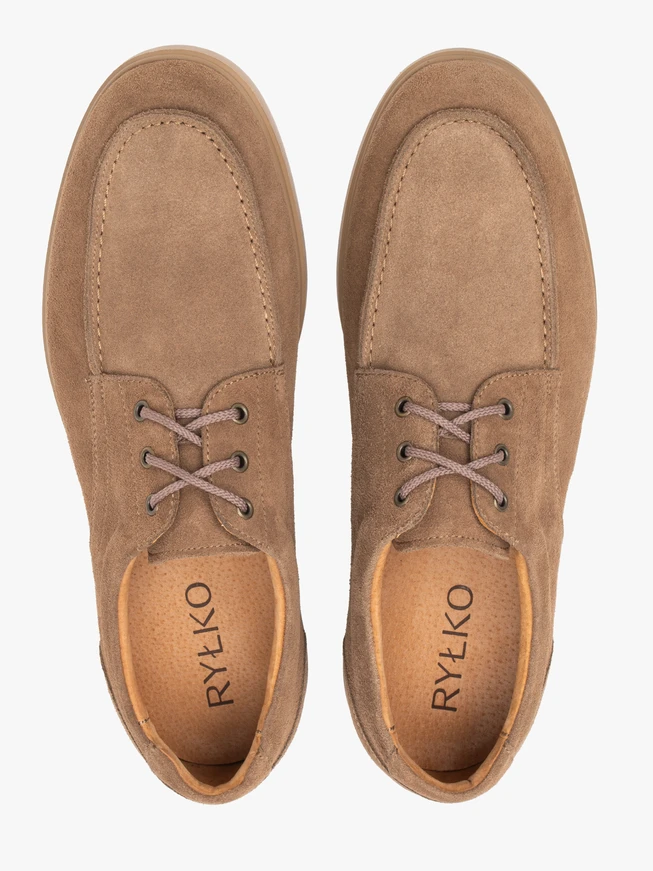 Halbschuhe aus hellbraunem Veloursleder