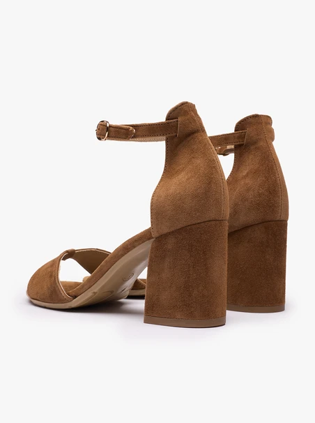 Braune elegante Stiletto-Sandalen