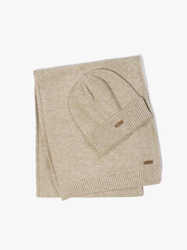 Women's Hat and Scarf Set Beige