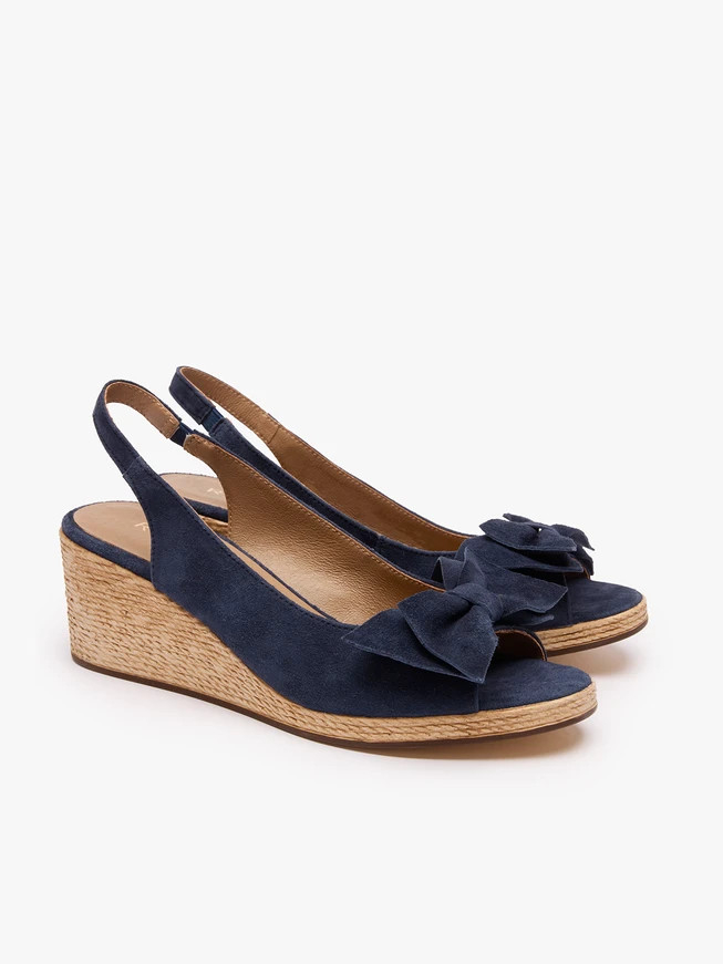 Marineblaue Plateausandalen mit Schleifenverzierung