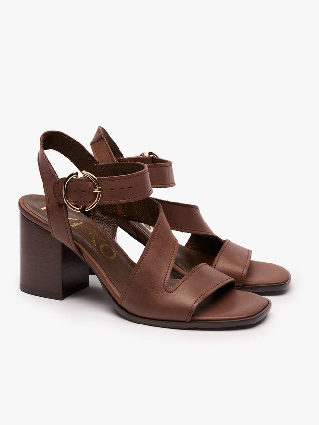 Braune Stiletto-Sandalen