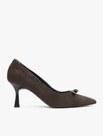 Dark brown bow pumps